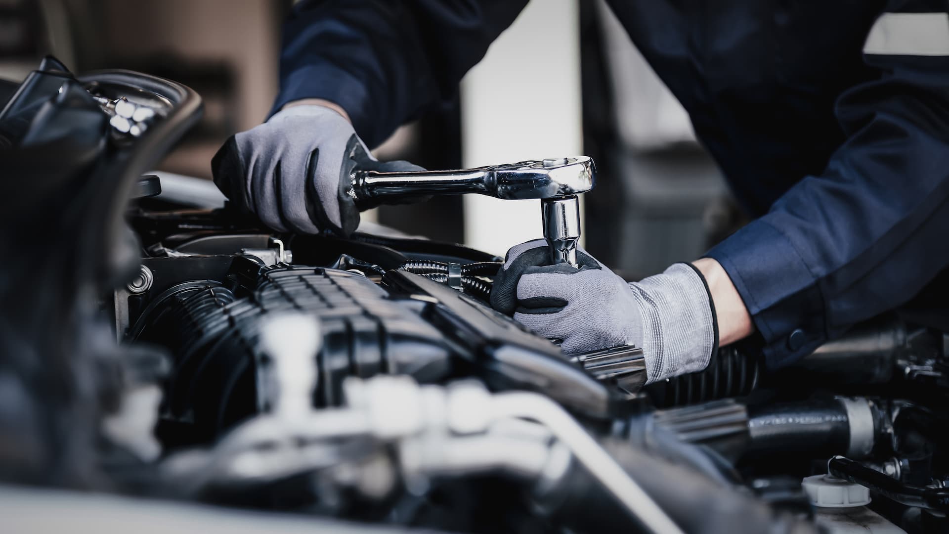Service Centre Mechanic Working